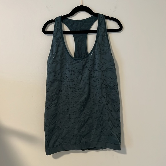 Fabletics racer back tank - Picture 2 of 2